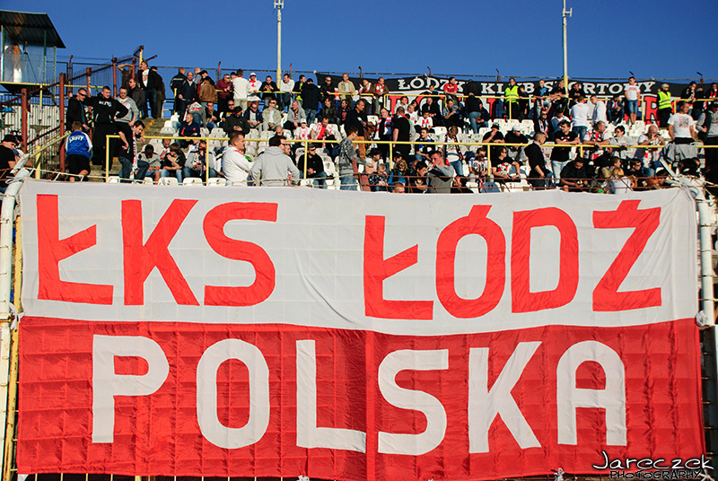 Kibice Łódzkiego Klubu Sportowego wspierali podopiecznych Andrzeja Kretka w trakcie meczu z Pogonią Grodzisk Mazowiecki.