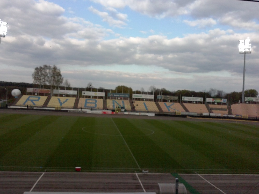 Stadion MOSiR w Rybniku godzinę przed meczem.