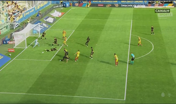 Zablokowany strzał Matuszewskiego