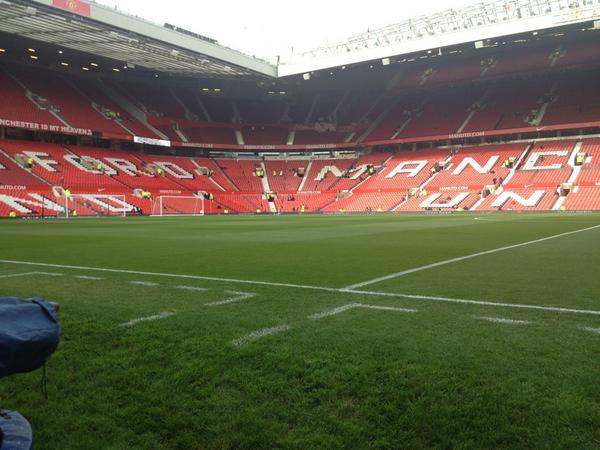 Murawa Old Trafford. Manchester - Arsenal