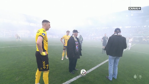 Uroczyste kopnięcie