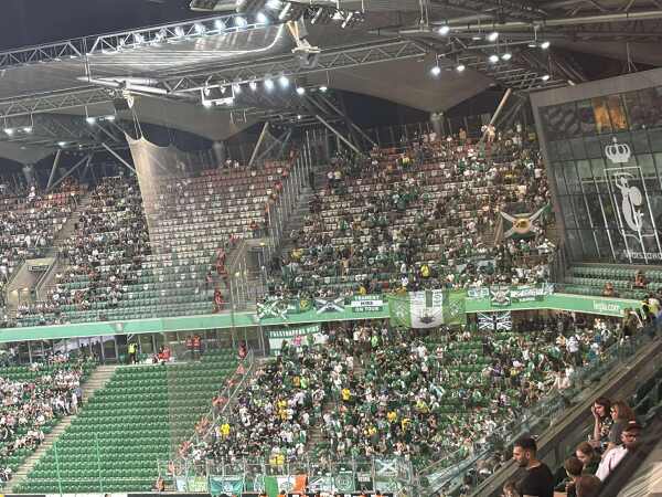 Kibice Hibernianu na meczu z Legią w Warszawie