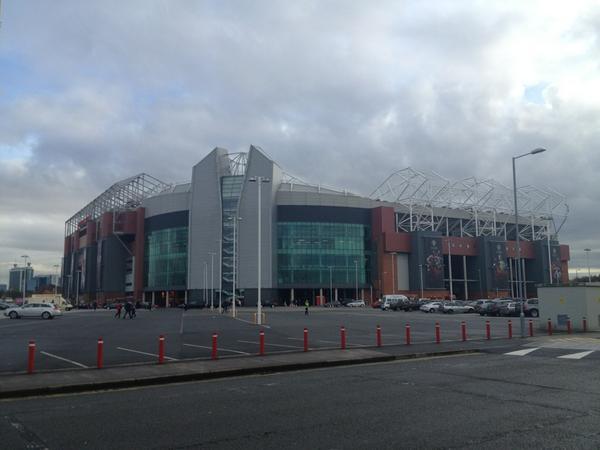 Old Trafford z zewnątrz. Manchester - Arsenal